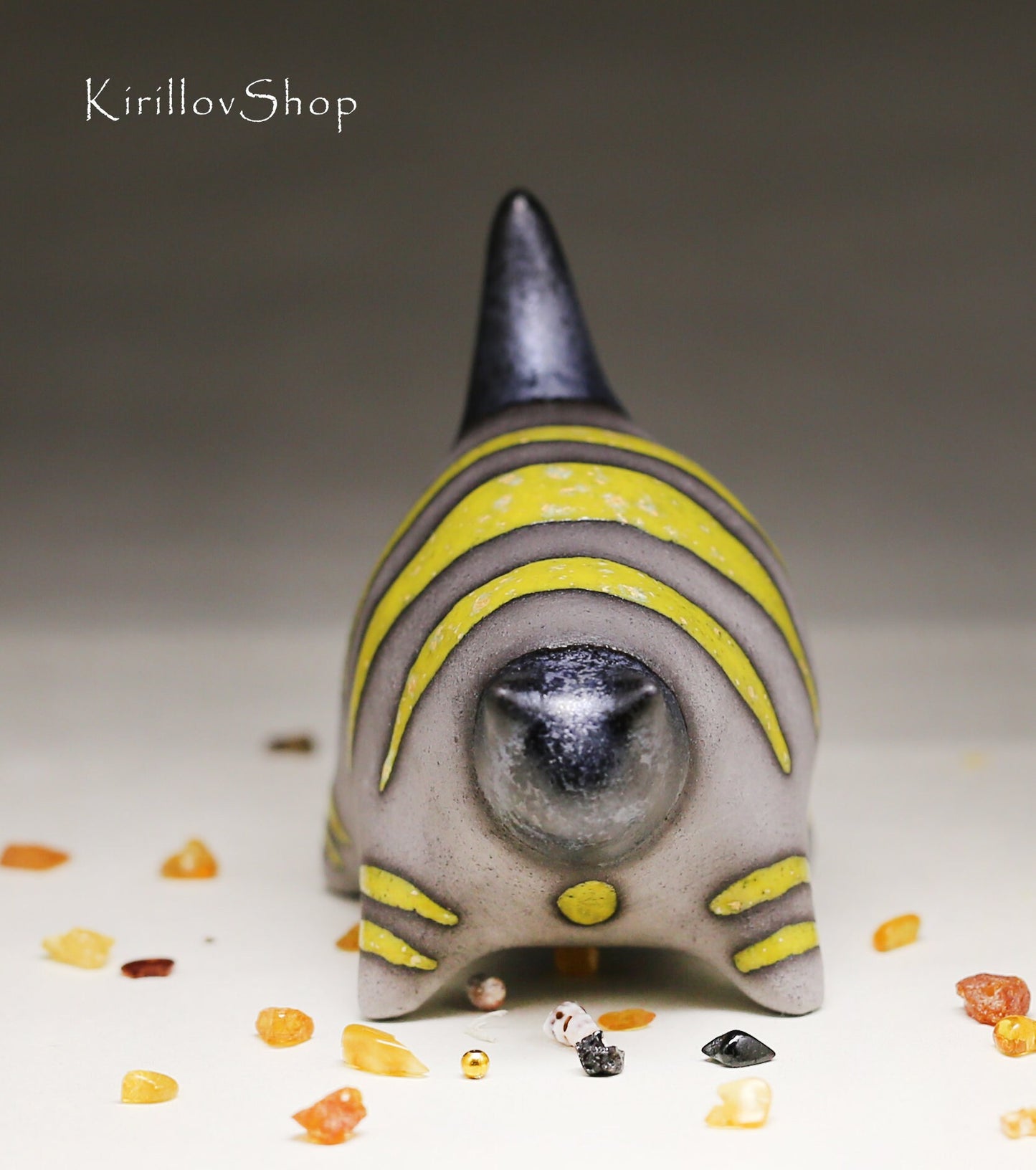 Small ceramic cat sculpture, modern figurine for home decoration or as a gift for cat lovers, yellow cat, handmade Art, MADE TO ORDER