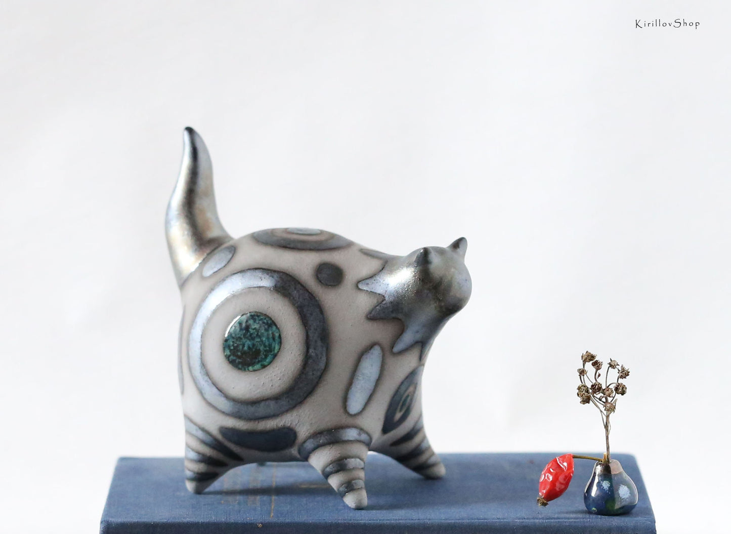 Ceramic Cat Sculpture, Modern Figurine for Home Decoration or as a Gift for Cat lovers, Handmade Art, Black Cat Figurine, MADE TO ORDER