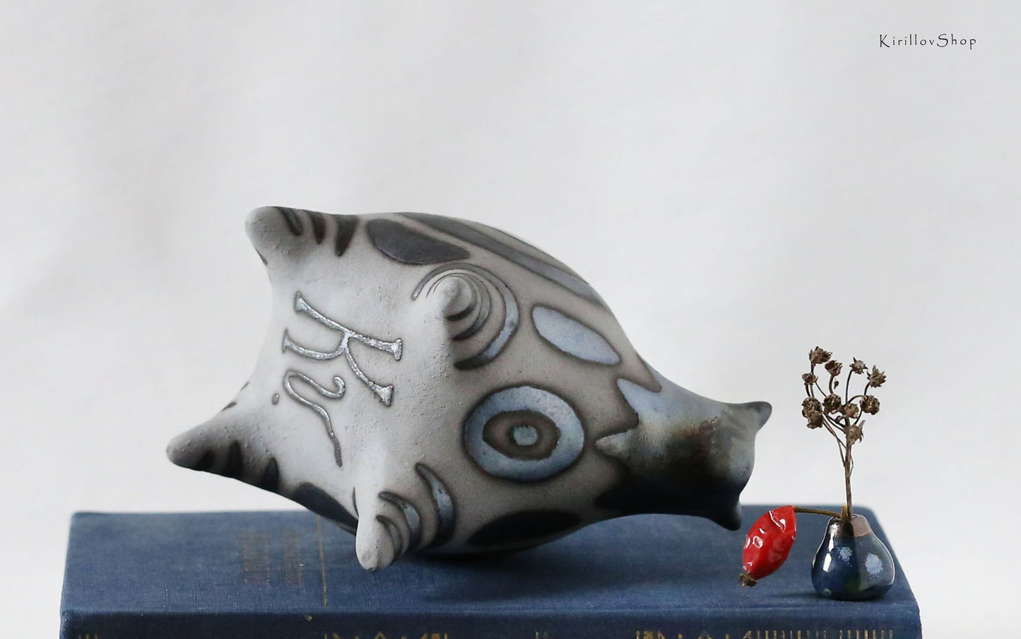 Ceramic Cat Sculpture, Modern Figurine for Home Decoration or as a Gift for Cat lovers, Handmade Art, Black Cat Figurine, MADE TO ORDER