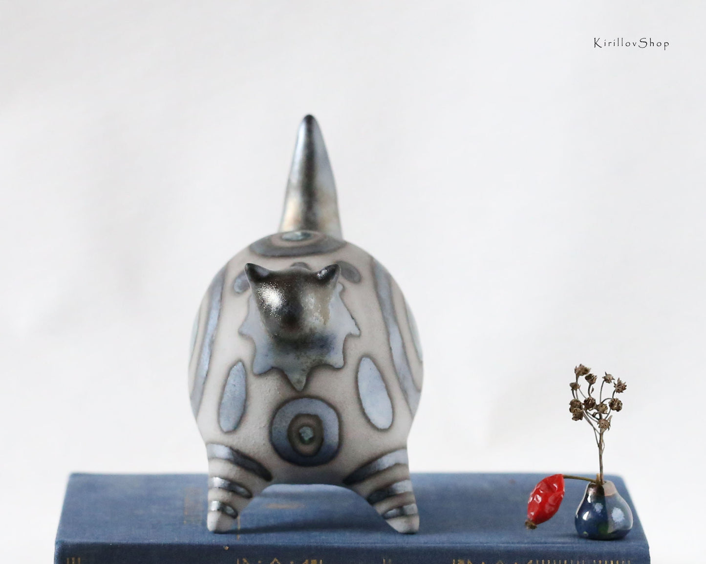 Ceramic Cat Sculpture, Modern Figurine for Home Decoration or as a Gift for Cat lovers, Handmade Art, Black Cat Figurine, MADE TO ORDER