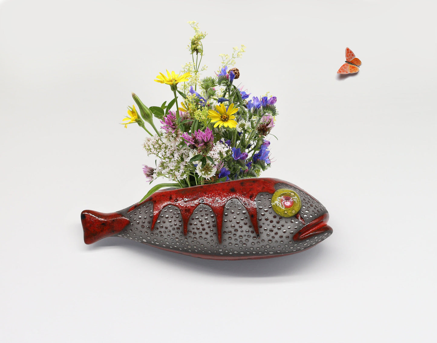 Ceramic wall vase in the shape of a fish, small wall vase for dried flowers, art wall decoration little fish, handmade, MADE TO ORDER