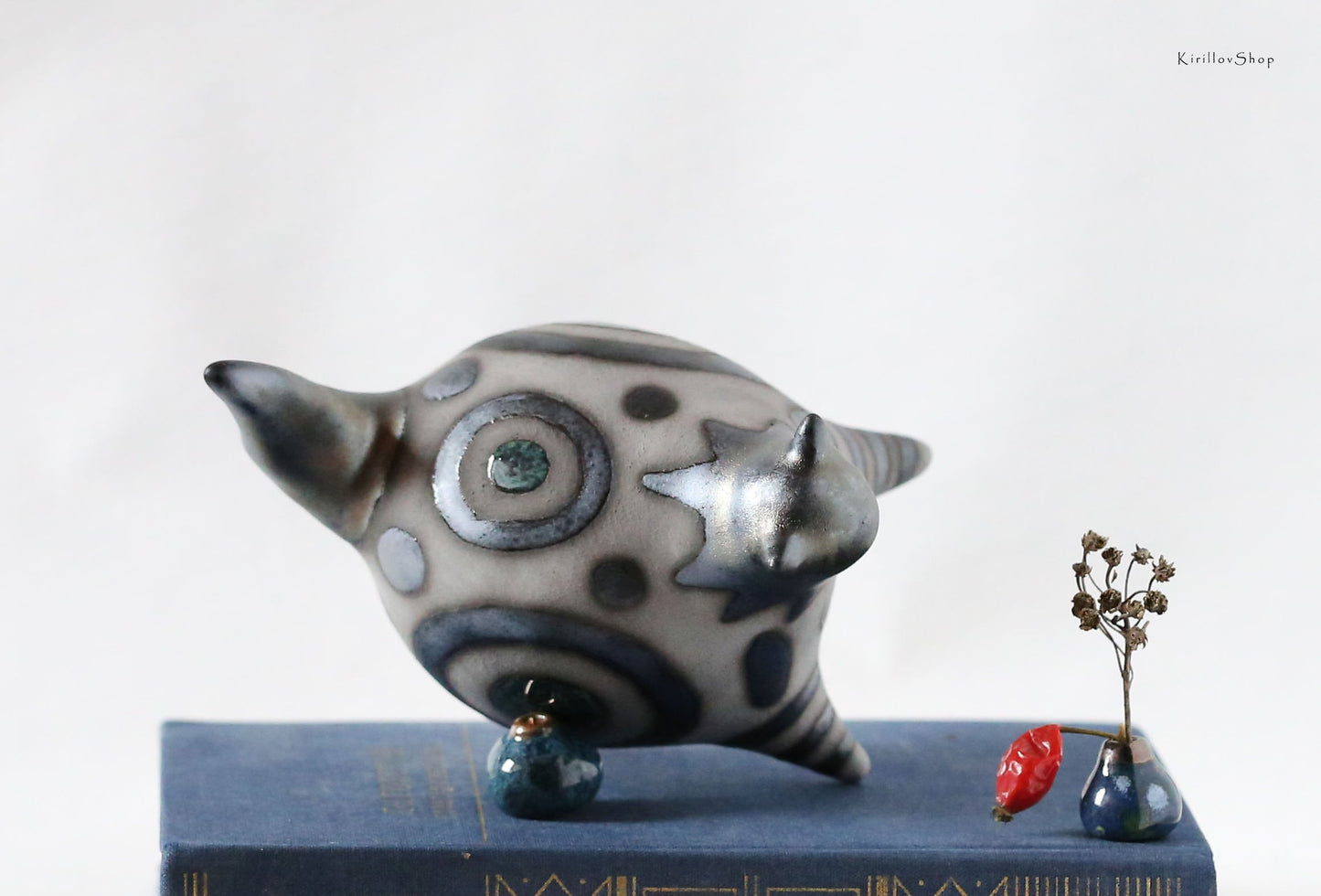 Ceramic Cat Sculpture, Modern Figurine for Home Decoration or as a Gift for Cat lovers, Handmade Art, Black Cat Figurine, MADE TO ORDER