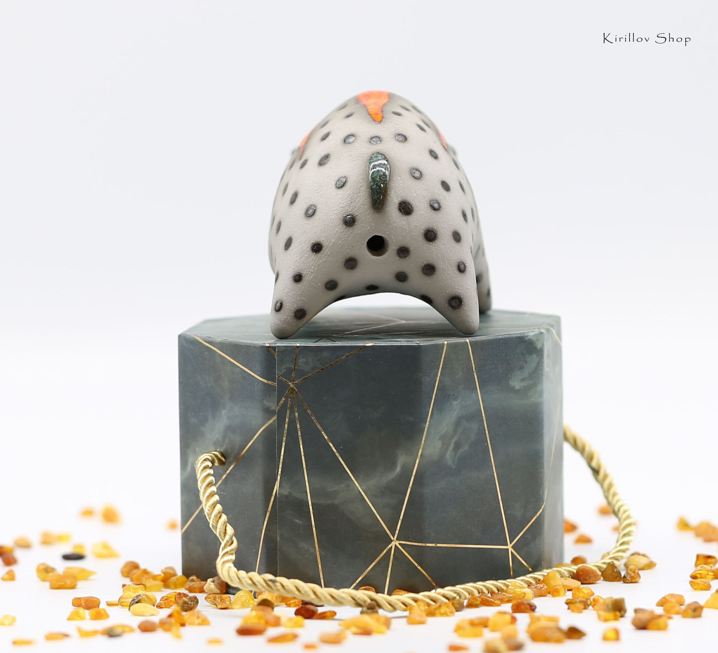 Handmade Ceramic Bull Sculpture – Modern Tabletop Decor