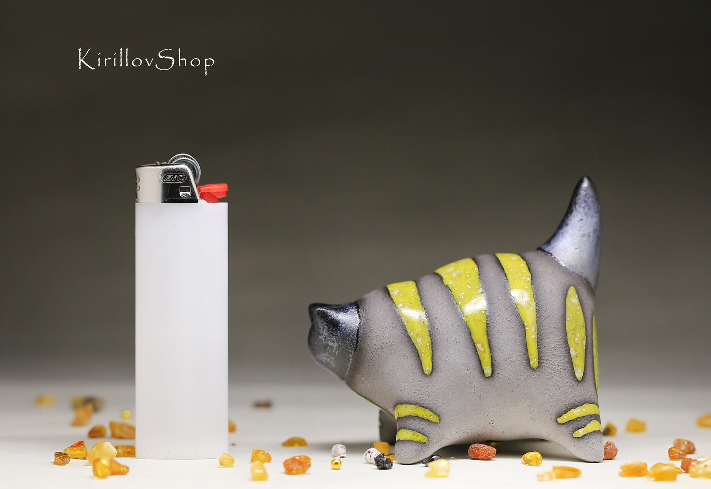 Small ceramic cat sculpture, modern figurine for home decoration or as a gift for cat lovers, yellow cat, handmade Art, MADE TO ORDER