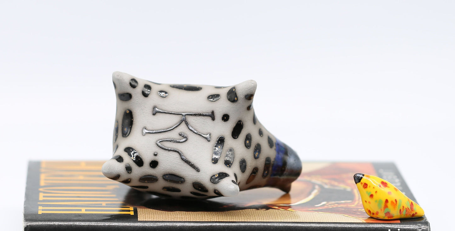 Ceramic Cat Sculpture, Modern Figurine for Home Decoration or as a Gift for Cat lovers, Handmade Art, Black Cat Figurine, MADE TO ORDER