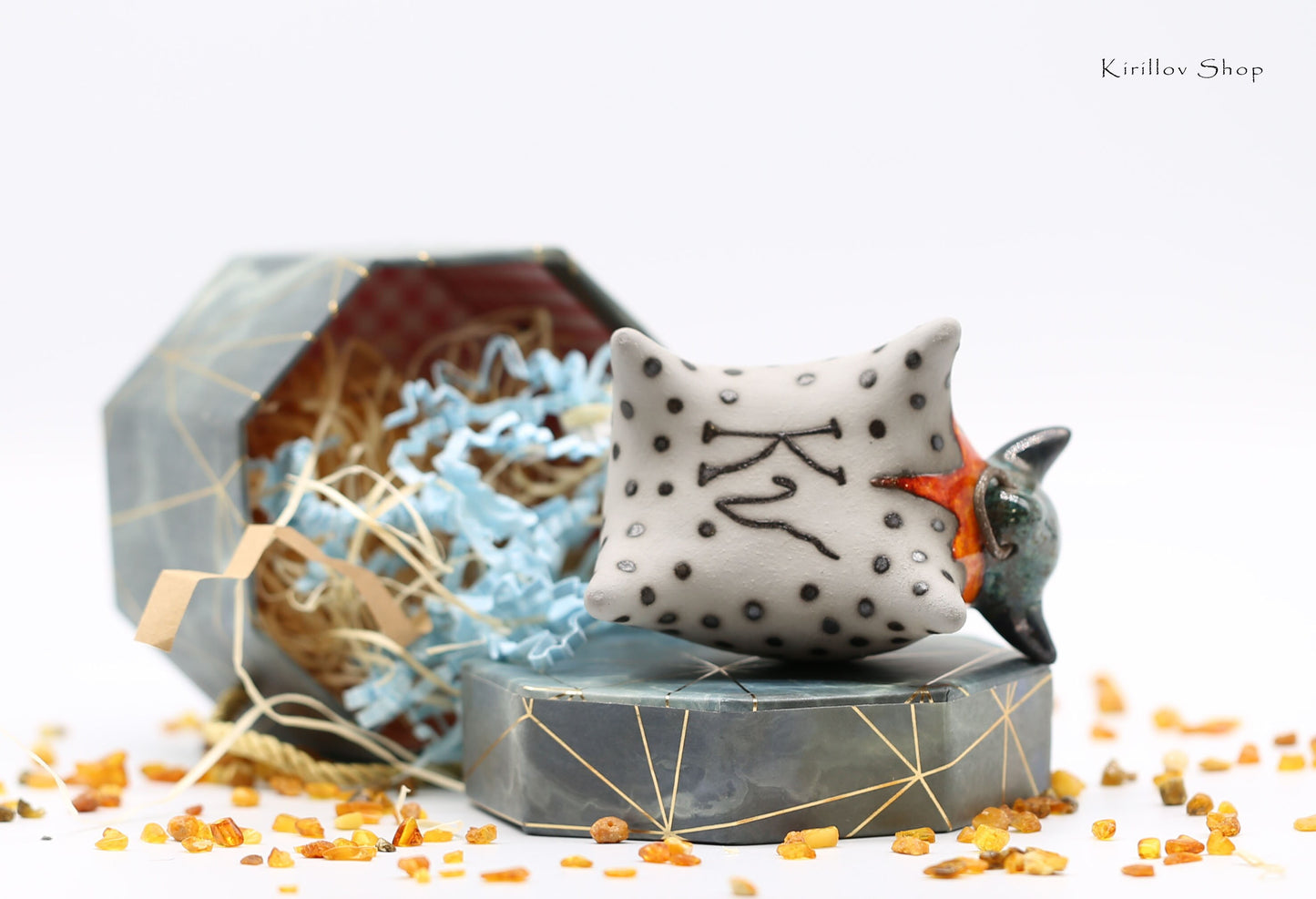 Handmade Ceramic Bull Sculpture – Modern Tabletop Decor